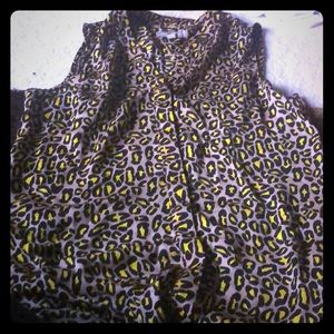 Sleeveless shirt
